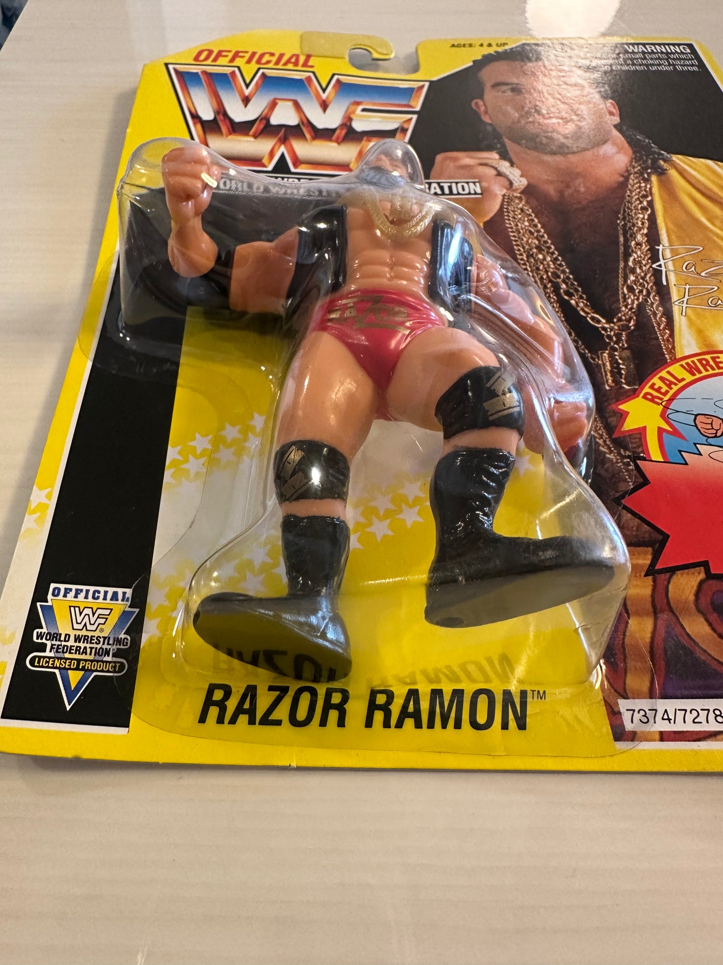 Razor Ramon Yellow Razor Ramon Series 7 WWF Hasbro – retrofigure