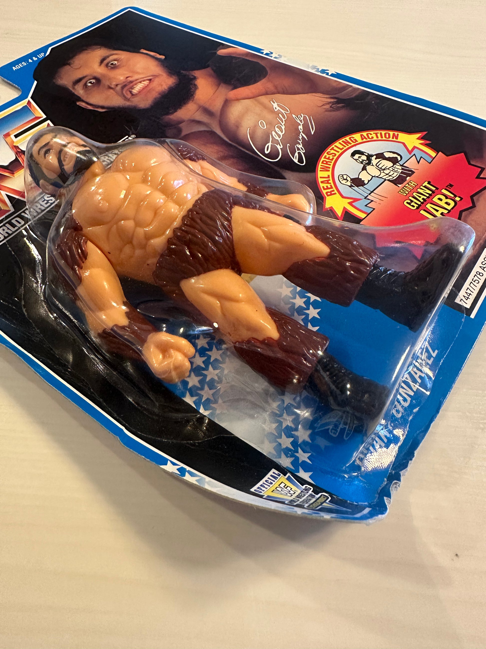 Giant Gonzalez Series 10 WWF Hasbro MOC figure – retrofigure Giant Gonzalez Series 10 WWF Hasbro MOC figure – retrofigure